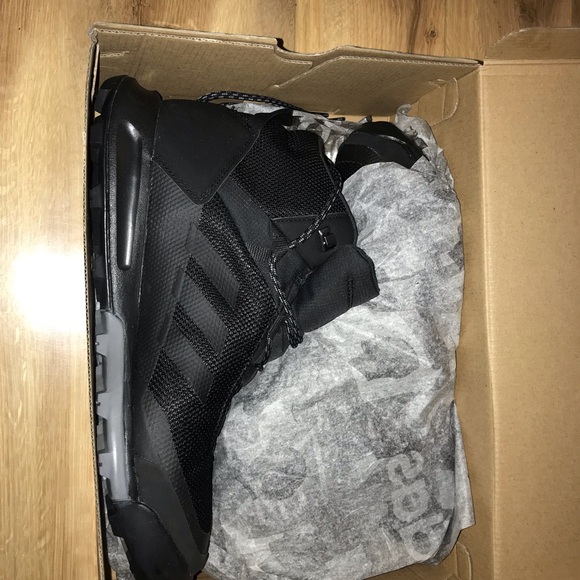 adidas hiking boots - Picture 2 of 3